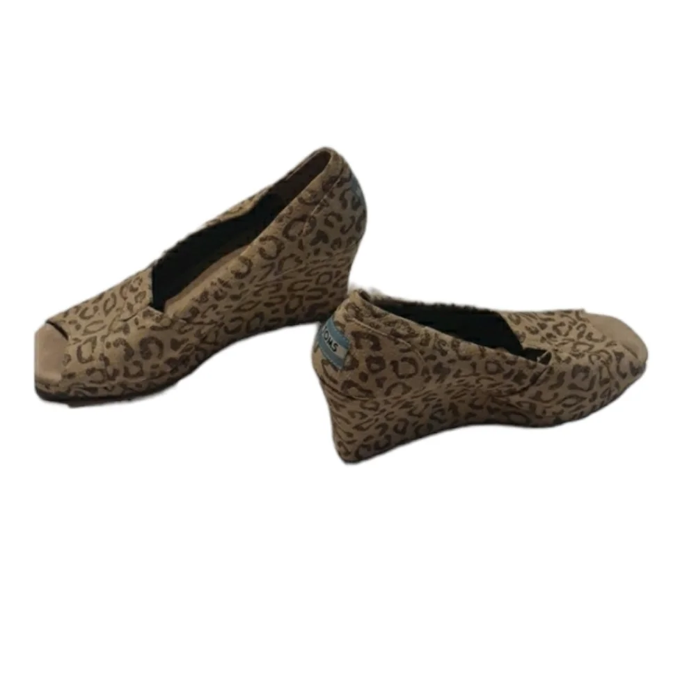 Toms Women's Shoes Canvas Peep Toe Wedge Heels Leopard Cheetah Print Slip On 7‎